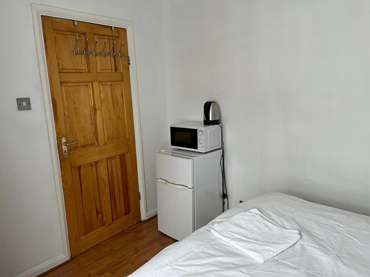 Large Double Bedroom With Free On Site Parking Kingston upon Thames  Luaran gambar